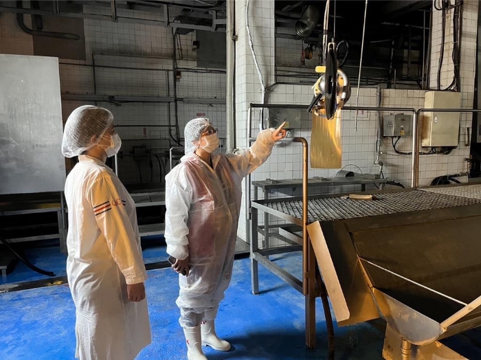 屏東縣衛(wèi)生局3日前往信功公司查核，發(fā)現(xiàn)廠區(qū)環(huán)境衛(wèi)生皆符合規(guī)定