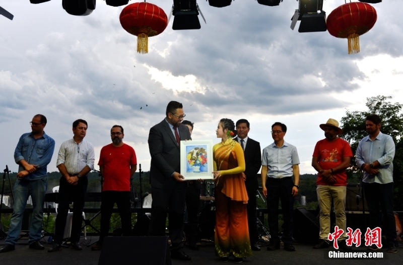 af089cca0eb54d9d9e4bcf2066a85ea0 af089cca0eb54d9d9e4bcf2066a85ea0