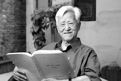 把自己的學(xué)術(shù)生命與清史事業(yè)融為一體——戴逸先生的學(xué)術(shù)思想與學(xué)術(shù)貢獻(xiàn) 把自己的學(xué)術(shù)生命與清史事業(yè)融為一體——戴逸先生的學(xué)術(shù)思想與學(xué)術(shù)貢獻(xiàn)