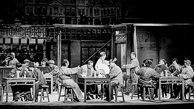 話劇《老酒館》：刻寫民眾抗敵的悲壯史詩(shī)