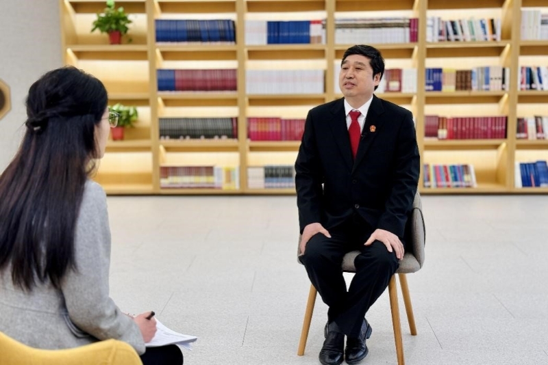 最高法第六巡回法庭分黨組副書記、副庭長(zhǎng)羅智勇在接受人民網(wǎng)記者采訪。人民網(wǎng) 肖聰聰攝