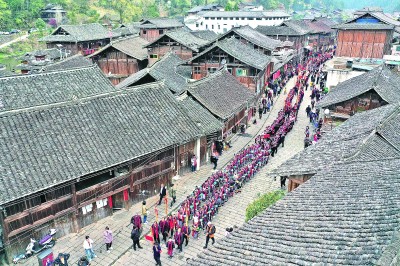 笙歌舞步歡度招龍節(jié) 笙歌舞步歡度招龍節(jié)