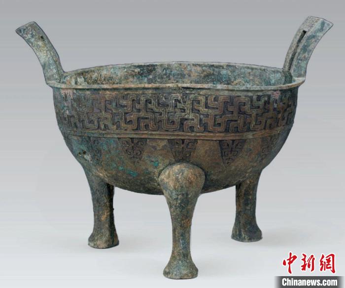 山西陶寺北墓地2015M1出土的立耳鼎。(山西省考古研究院 提供).jpeg