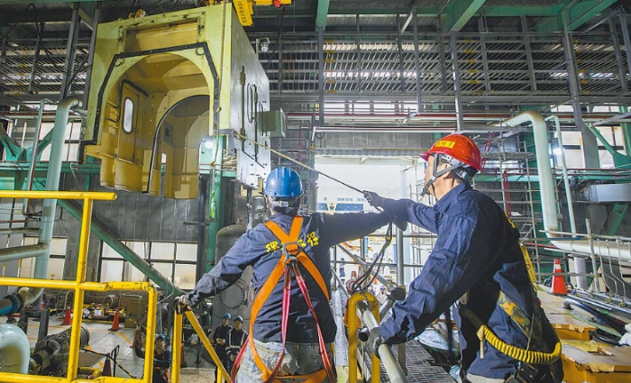 圖為臺電大潭電廠全廠停機(jī)，安排715人次進(jìn)行機(jī)組點檢工作