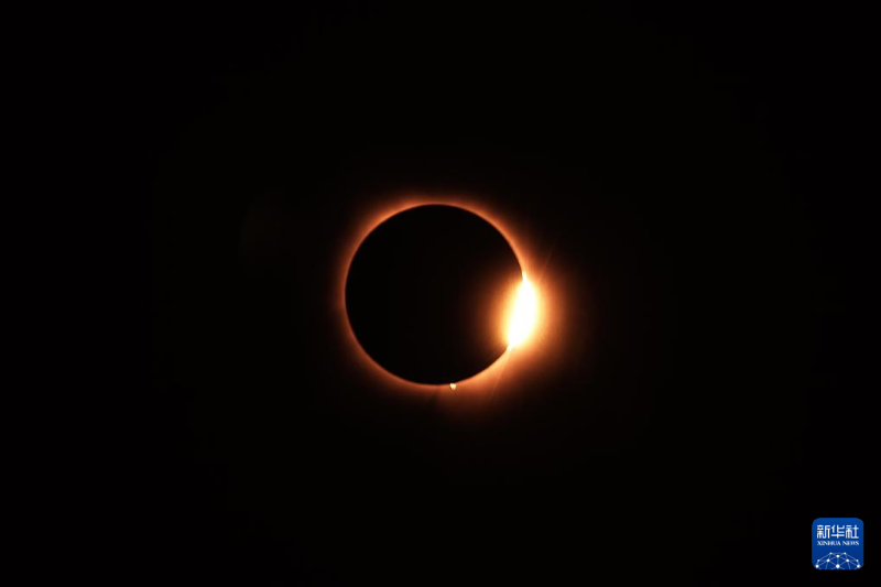 這是4月8日在美國得克薩斯州普萊諾拍攝的日全食景觀。（圖源：新華社）