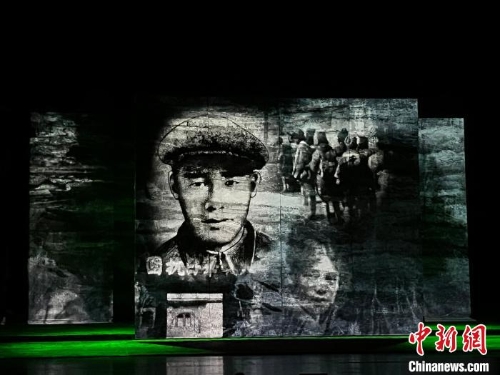 圖為演出現(xiàn)場(chǎng)。黃昕洋 攝.jpeg