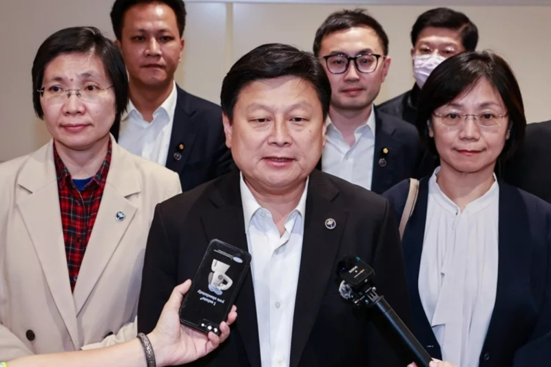 國(guó)民黨團(tuán)總召傅崐萁率藍(lán)營(yíng)民代訪陸之行結(jié)束，卻遭到民進(jìn)黨抹黑。傅崐萁受訪指出，賴清德希望兩岸對(duì)話，應(yīng)如國(guó)民黨一樣，不憂讒畏譏，推動(dòng)兩岸交流。圖／聯(lián)合報(bào)系資料照 圖片來源：臺(tái)灣“聯(lián)合新聞網(wǎng)”