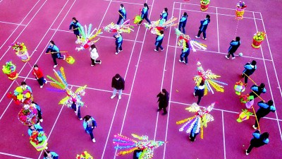 湖北鄖陽:鳳凰燈舞傳楚韻 湖北鄖陽:鳳凰燈舞傳楚韻