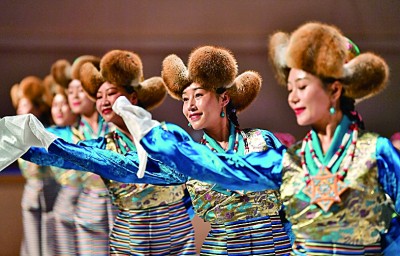 西藏傳統(tǒng)民族音樂會精彩上演 西藏傳統(tǒng)民族音樂會精彩上演