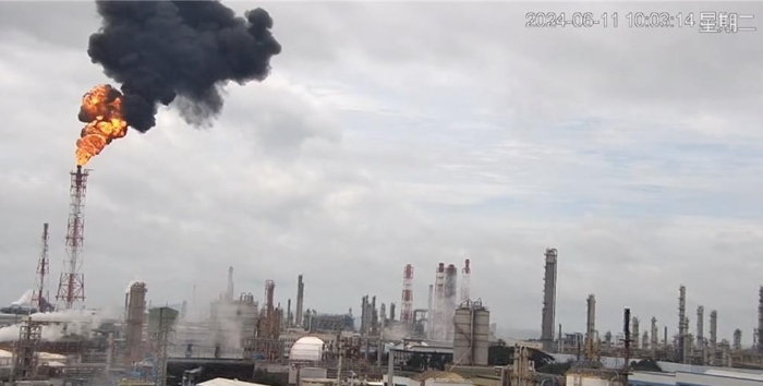 高雄中油林園廠機(jī)組跳車冒黑煙、火光