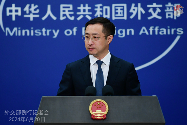 外交部發(fā)言人林劍20日主持例行記者會。（圖源：外交部網(wǎng)站）