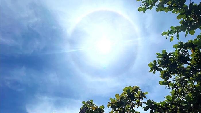 臺(tái)東午后上空出現(xiàn)“日暈”奇景
