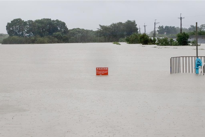 八掌溪暴漲溢堤，嘉義縣水上鄉(xiāng)一帶嚴(yán)重淹水。
