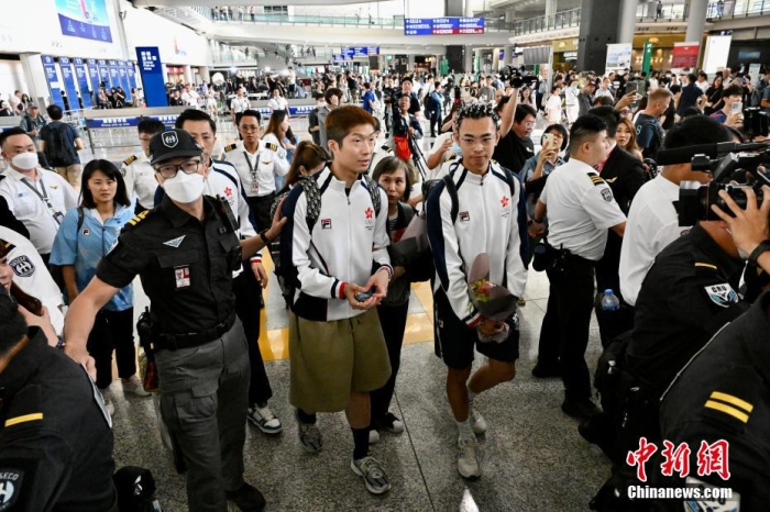 圖為張家朗回港。<a target='_blank' href='/' >中新網(wǎng)</a>記者 李志華 攝