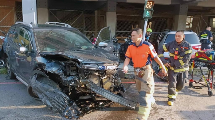 臺灣成功大學校前發(fā)生嚴重車禍