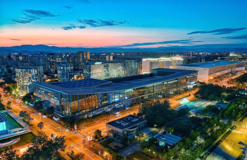 2024年中非合作論壇峰會9月4日至6日在北京舉行。這是9月2日傍晚拍攝的北京國家會議中心。（圖源：新華社）