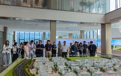 臺灣青年企業(yè)家參觀滬滇臨港昆明科技園