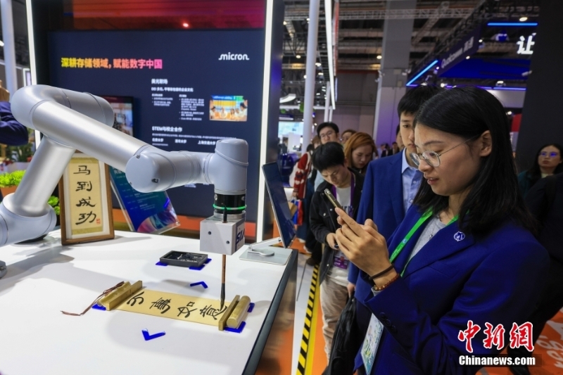 進博會技術裝備展區(qū)的“新”“奇”“特”