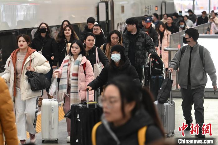 中國2025年春運跨區(qū)域人員流動量預計達90億人次