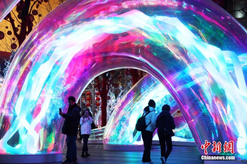 （新春見聞）上海“光影SHOW新春”活動(dòng)吸引市民游客