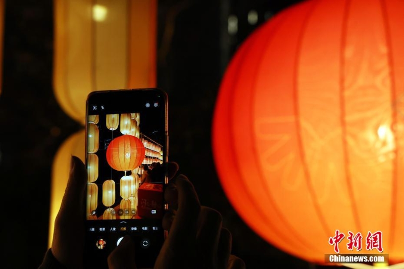 （新春見聞）上海“光影SHOW新春”活動(dòng)吸引市民游客