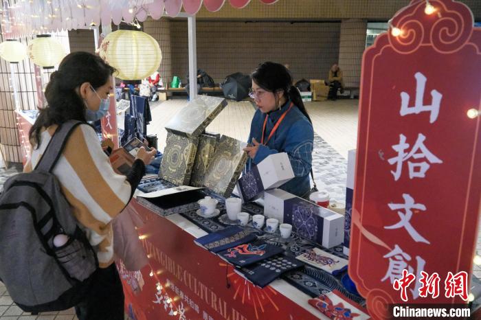 （新春見(jiàn)聞）香港舉辦貴州文藝展演等活動(dòng)共慶元宵佳節(jié)