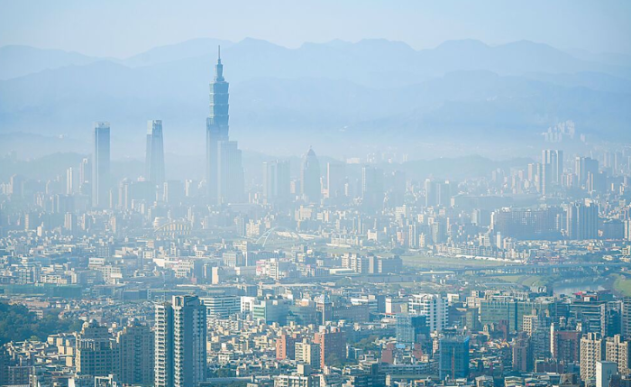 臺(tái)灣基北北桃連4天空品亮橘燈