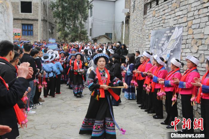 貴州冊(cè)亨：多彩民俗喜迎布依“三月三”