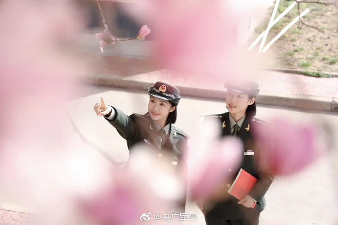 001SX8hXly1i0aj533lbej60u00k0k1n02