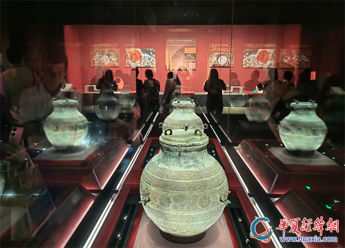 hai12：蟠螭紋銅缶