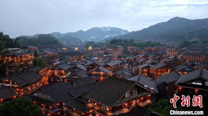 廣西侗寨夜色美