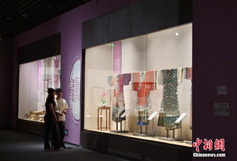 吉林長(zhǎng)春：百余件文物展示近代百年中國(guó)女性生活形態(tài)掠影