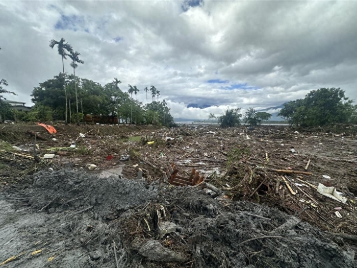 島內(nèi)水利專家示警花蓮堰塞湖恐再溢流！預(yù)估回歸正常至少要1個(gè)月_1758854351962