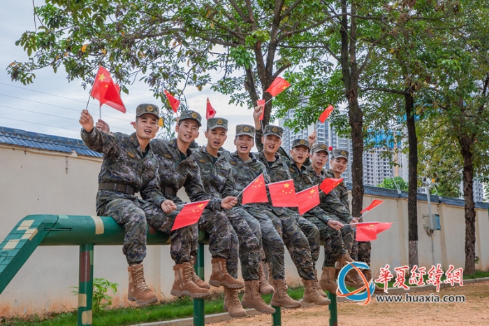 圖5：武警官兵用自己的方式獻禮祖國母親_副本