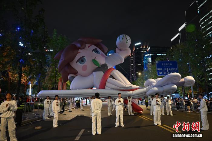 2025成都國際數(shù)字文創(chuàng)季啟幕本土數(shù)字文創(chuàng)IP上演大巡游