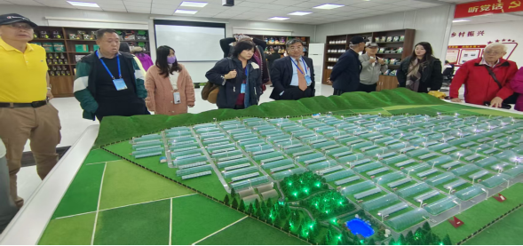 “臺(tái)商臺(tái)企走進(jìn)龍江”臺(tái)灣商界代表人士黑龍江參訪團(tuán)側(cè)記1225