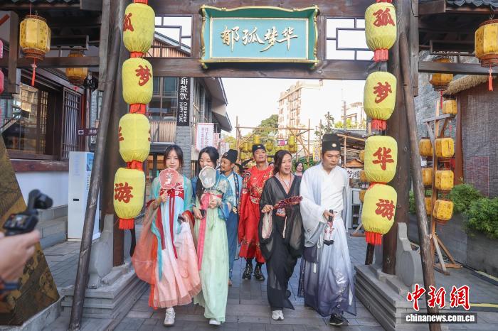 兩岸新媒體人走進“江南宋城”贛州感知千年宋城文化獨特魅力