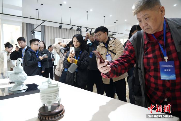 臺(tái)灣媒體人走進(jìn)河南汝州感受千年汝瓷文化