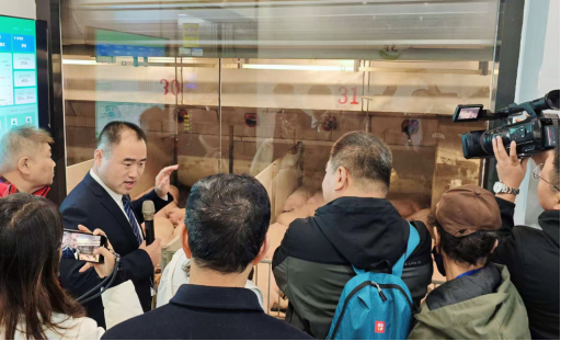 兩岸媒體人參觀牧原智能化養(yǎng)殖基地