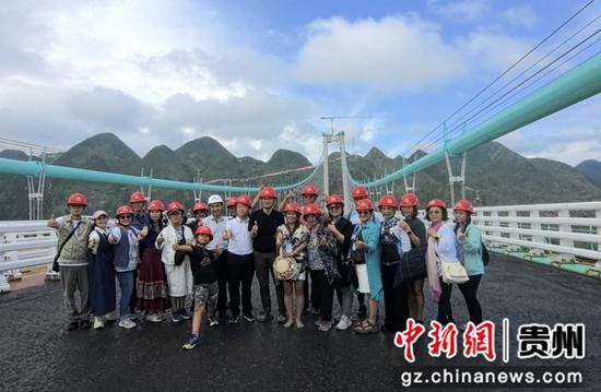 “兩岸一家親 布依風(fēng)情濃” 臺灣交流團