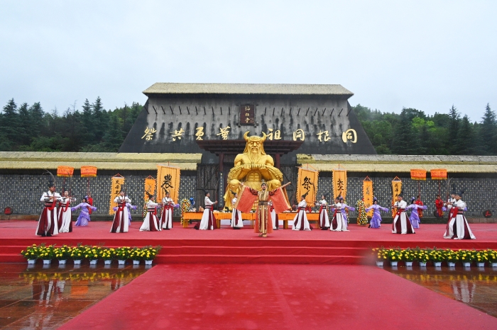 “姜水迎赤子·心香祭神農(nóng)”——2025臺灣青年走進(jìn)陜西寶雞炎帝故里拜謁炎帝神農(nóng)典禮