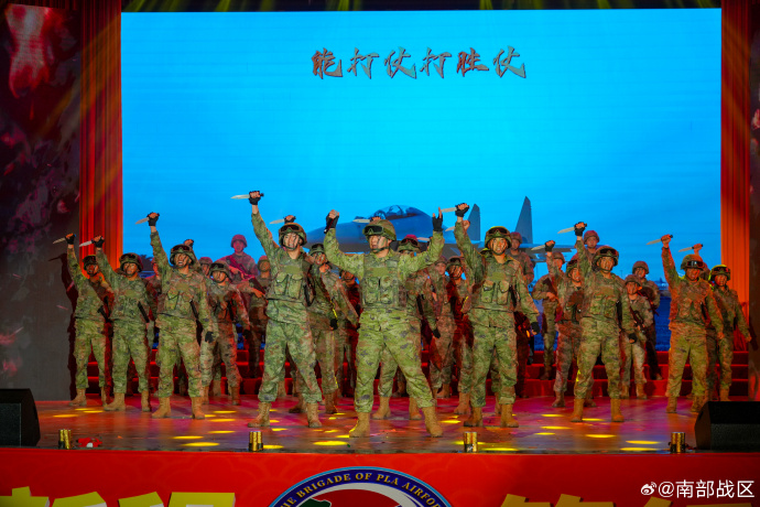 0089sefcgy1iaa3eq59l1j34tc37kqvc