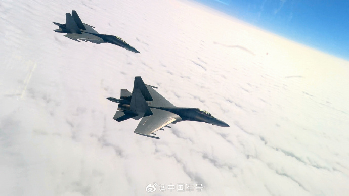 008rKb6ply1ia9v8a9q7rj31z41401kz