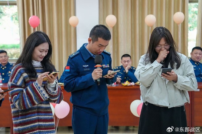 008aq8oQgy1ibkgoa79sqj30rr0iigpj