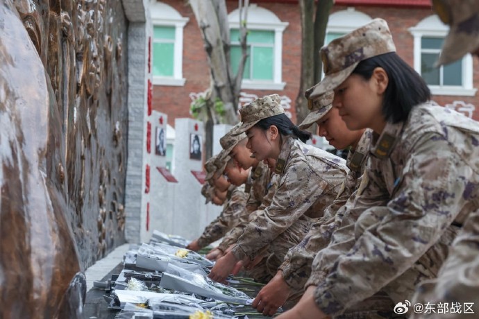 008aq8oQgy1ibtoaoakfwj30xc0m80x5